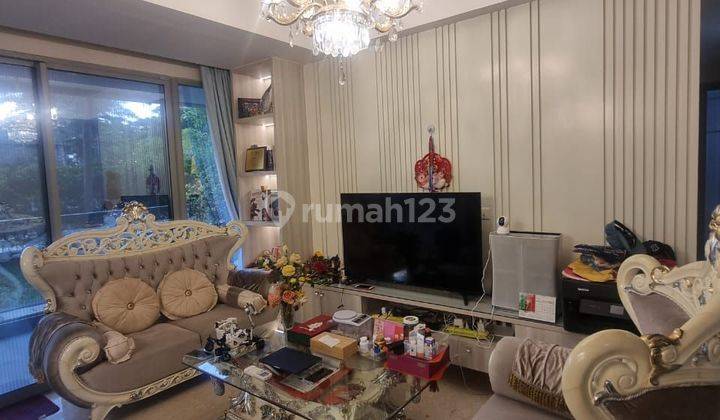 Apartemen Terrace Gold Coast PIK, dengan akses langsung ke kolam renang dan ke taman  2