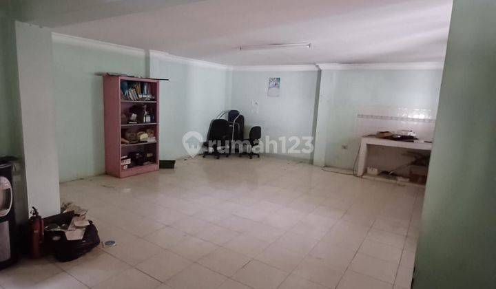 Dijual (Termurah), Jarang ada (Siap huni), Rumah Villa Arteri Kelapa Dua, Tipe split level 3 & 4 lantai, lingkungan asri dan pepohonan rindang 2