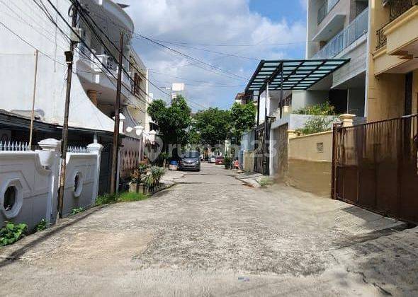 For Sale Rumah Pluit Permai, (3,5 lantai), Unit langka, dengan posisi hadap selatan dan + Rooftop 2