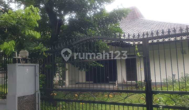 For Sale Immediately House in Kemang, South Jakarta Strategic Location