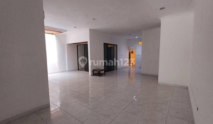 Disewakan Rumah Pluit Samudra, Jakarta Utara (1 Lantai, Semi Furnished, Posisi Hadap Selatan Dan Lokasi Strategis)  2