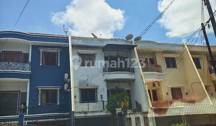 Duri Kepa House, West Jakarta Strategic Location Duri Kepa House, West Jakarta Strategic Location