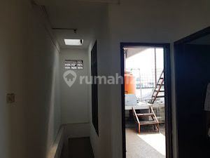 Rumah di Jelambar Jakarta Barat Cocok untuk Usaha 2