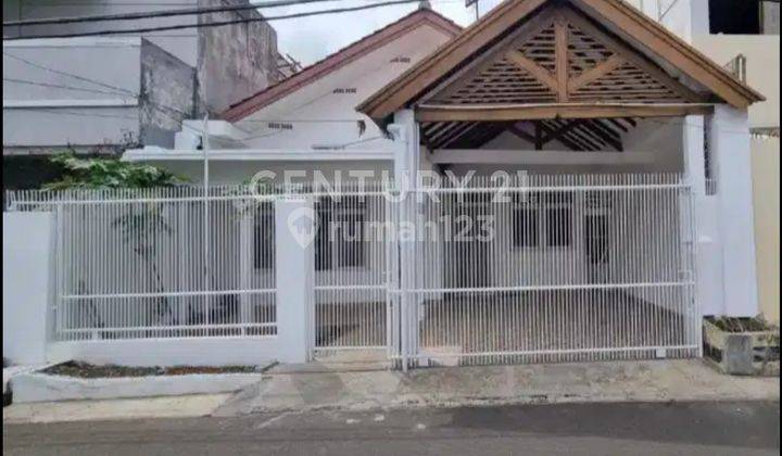 RUMAH DISEWAKAN DI RAWAMANGUN  DEPAN SWALAYAN TIP TOP  1