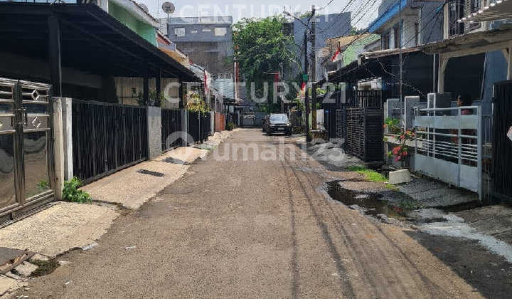 CEMPAKA PUTIH HOUSE, SAFE AND COMFORTABLE ENVIRONMENT, 2 CAR ACCESS 2