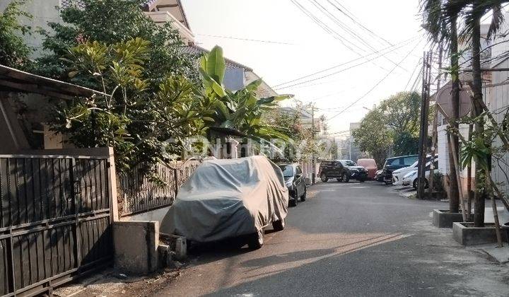 Rumah Tua Hitung Tanah Dilokasi Strategis Cempaka Putih 1