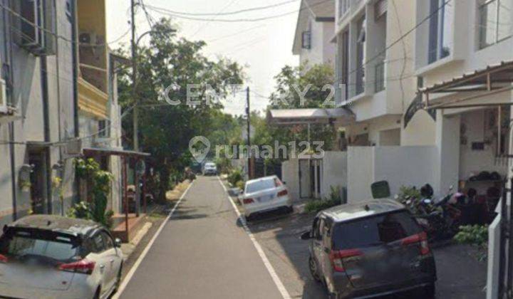 RUMAH CEMPAKA PUTIH TENGAH DEKAT DGN KAMPUS YARSI & RS ISLAM  2