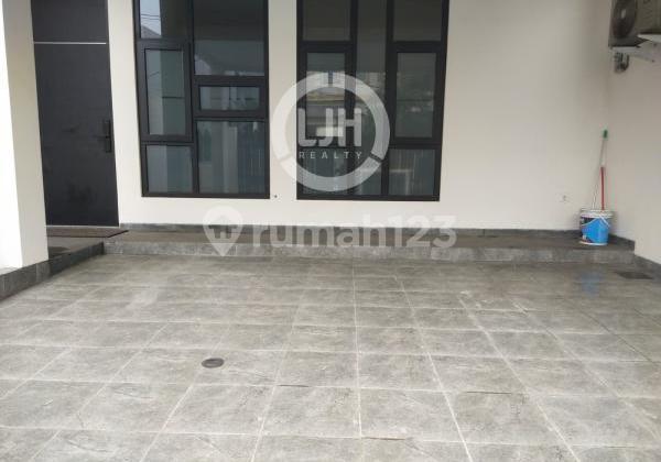 Disewakan Rumah Regensi Melati Mas Tangerang Selatan 2