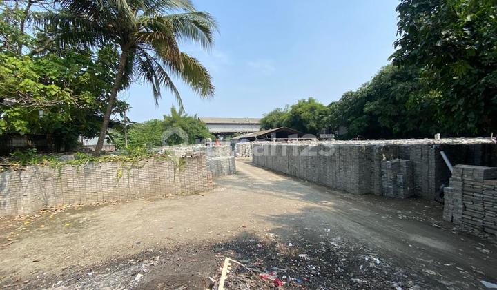 For Sale Land on Legok-Parung Main Road, House Included Free, Land Only Calculated For Sale Land on Legok-Parung Main Road, House Included Free, Land Only Calculated