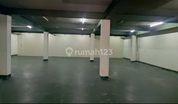 Disewakan 187 jt/thn nett exc ppn
Gudang  2 lantai di Komplek Pergudangan Bandara Benda
- LT 15x30, LB 330
- Gudang sdh disekat jadi 2 lantai :
   • Lantai 1 --> 231,4 m
   • Lantai 2 --> 275 m
   • ada kantor di lantai 1
- row jalan besar
- akses kontain 5