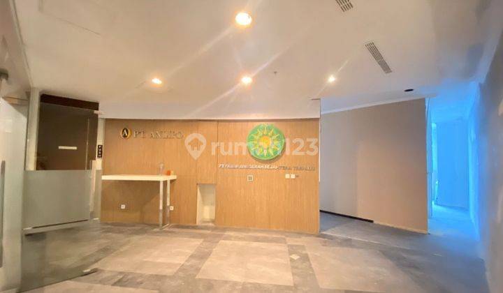 Kantor bisnis distrik elit di central park jakarta barat 1