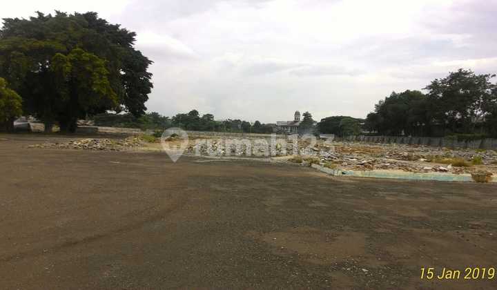 Komersial Bawah Pasar Tangerang Di Jalan Gatot Subroto Komersial Bawah Pasar Tangerang Di Jalan Gatot Subroto