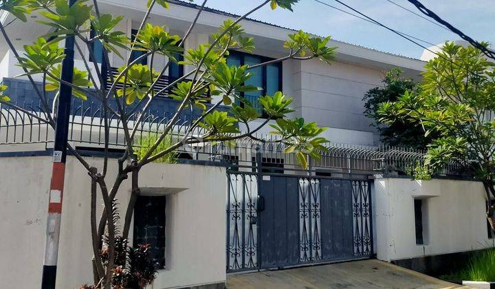 Rumah Bagus Tengah Kota Jalan Seteran 2