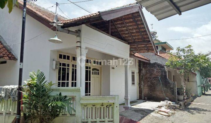 Rumah Tengah Kota di Jalan Kimar, Semarang 1