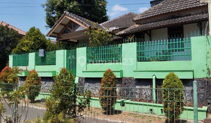 Rumah di Perumahan Srondol Asri, Semarang 1