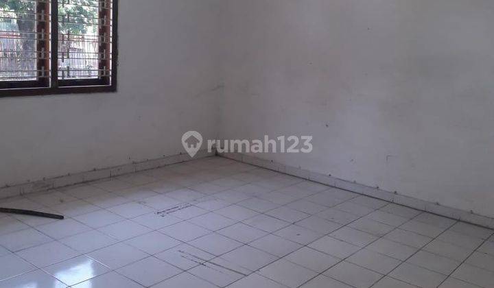 Rumah Tengah Kota di Jalan Puspowarno, Semarang 2