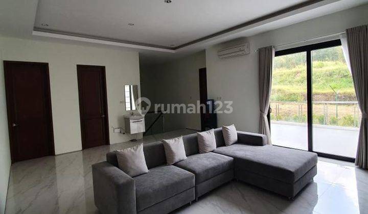 Rumah Bagus Furnished di Graha Candi Golf, Semarang 2