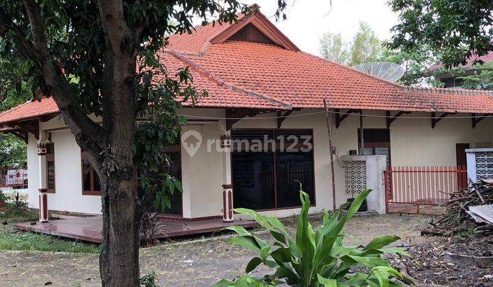 Rumah Tengah Kota di Jalan Puspowarno, Semarang 1