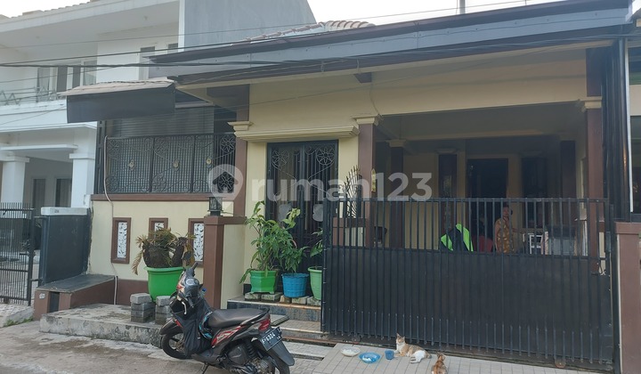 HARUS TERJUAL  RUMAH siap huni,dicluster bebas banjir FULL BAJA RINGAN ,semua kontruksi atap rumah nya sudah menggunakan baja ringan...HARGA 1,2M NEGO BANYAK 2