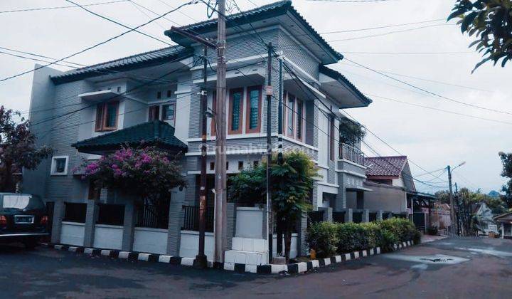 Dijual rumah siap huni dihuuk lokasi strategis 1