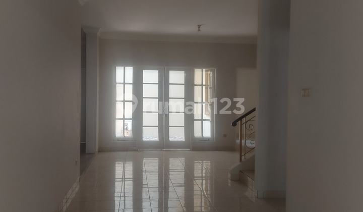 Dijual Rumah Siap Huni , Lingkungan Aman Dan Nyaman , Bebas Banjir , Dekat Akses Pintu Tol , Dkt Mall Living Word 