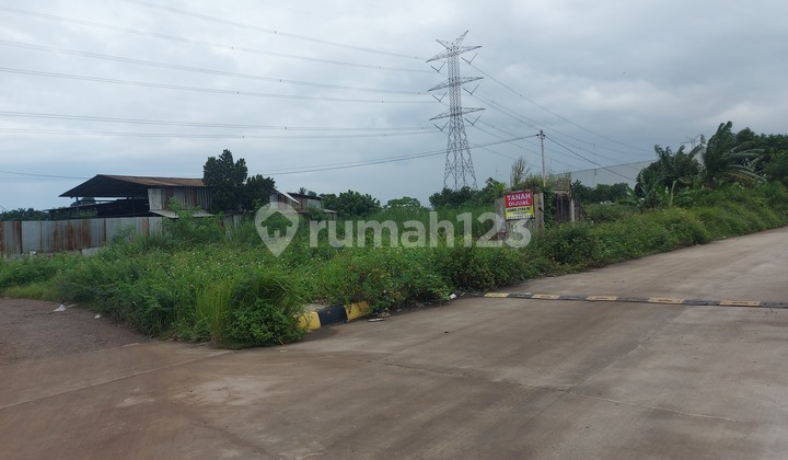 Vacant Land for Sale in Hook, Flood-Free. Location Near Warehouses.