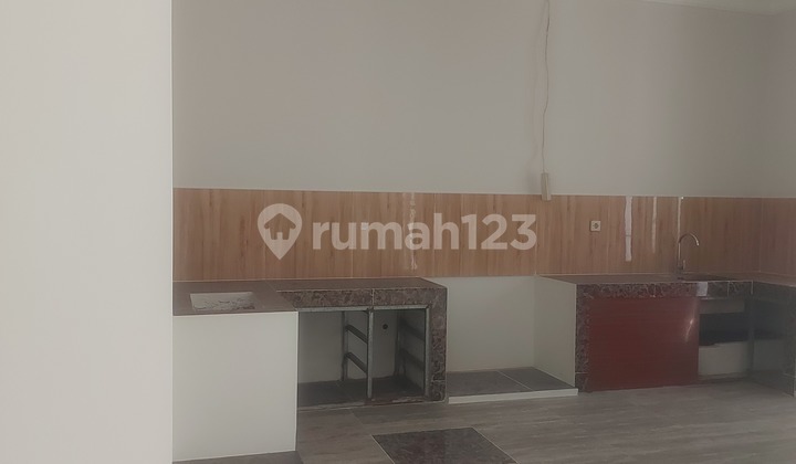 Dijual Rumah Siap Huni , Lingkungan Aman Dan Nyaman , Bebas Banjir , Dekat Akses Pintu Tol , Dkt Mall Living Word  2