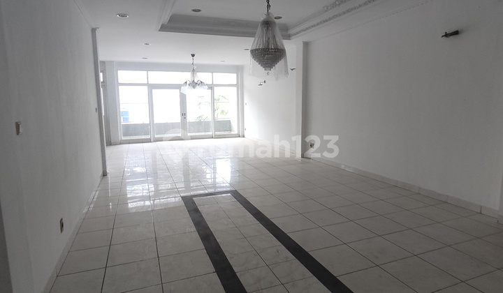 Shop House Batu Ceper  
Shop House Central Jakarta  
Shop House Pecenongan  
Building Batu Ceper  
Building Central Jakarta  
Building Pecenongan 2