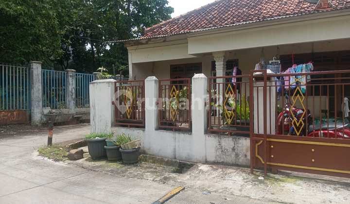 Rumah Luas Dekat LRT 2