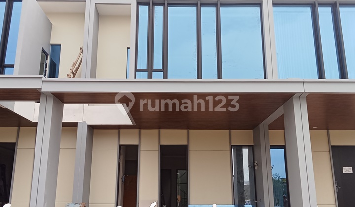 Magnificent Darmo Graha House Near Mall 2