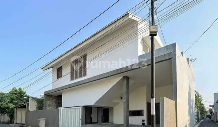 For Sale Luxury House Near L