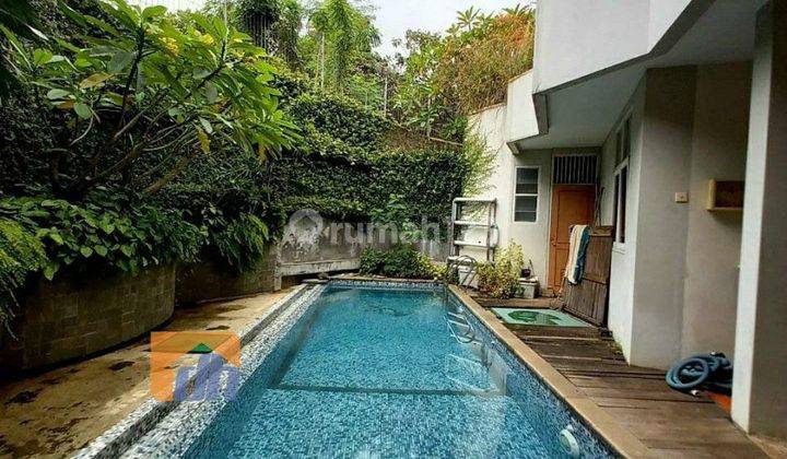 Rumah Cantik dengan Private Pool di Vila Cinere Mas. 1