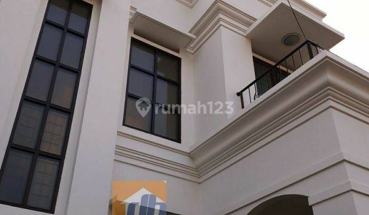 Rumah Cantik Modern Klasik Style Dalam Komplek 1