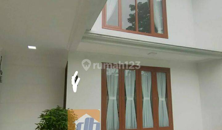 Rumah Cantik Dalam Komplek Perumahan Elite 1