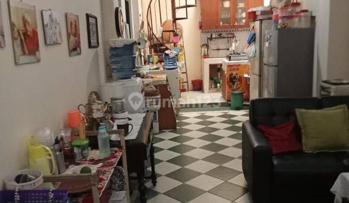 ruang makan rumah 1 lantai dekat fafilitas