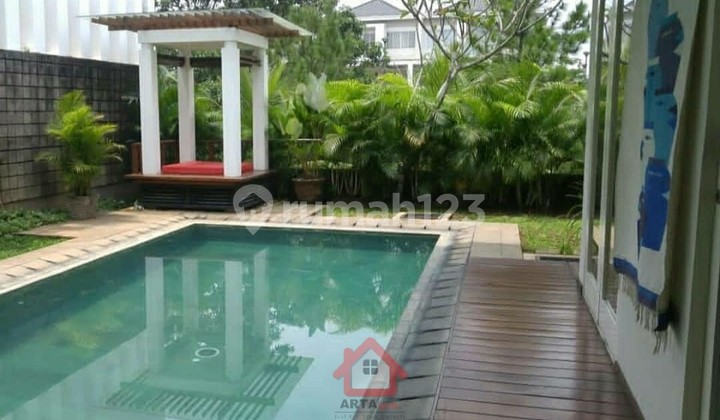 Rumah Cozy 3 Lantai Dengan Nuansa Resort  1