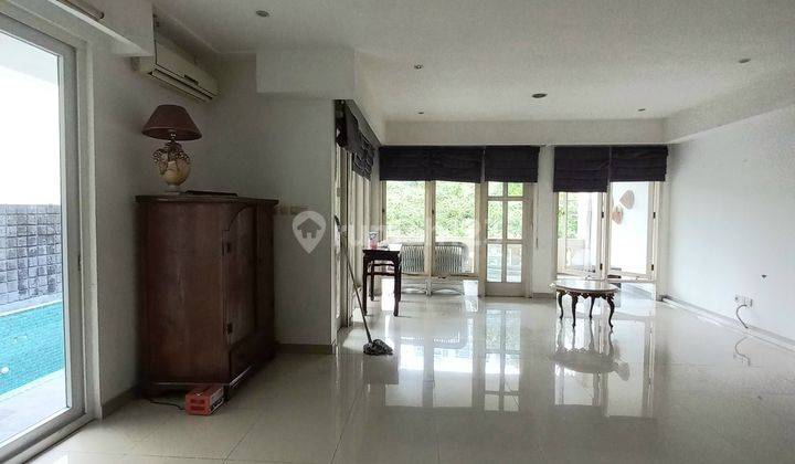 Rumah Cantik 3 Lantai Konsep Resort Dekat Fasilitas Umum Disekitarnya 2