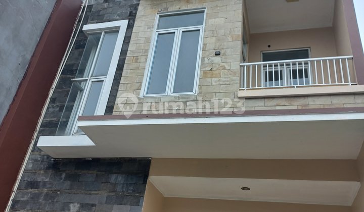 Rumah Cantik Minimalis Dalam Komplek Perumahan Elite Vila Cinere Mas Rumah Cantik Minimalis Dalam Komplek Perumahan Elite Vila Cinere Mas