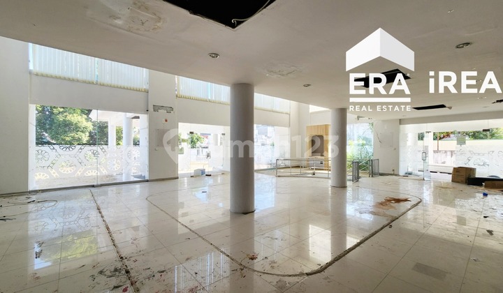 For Rent Building in Solo Near Alun-Alun Kidul