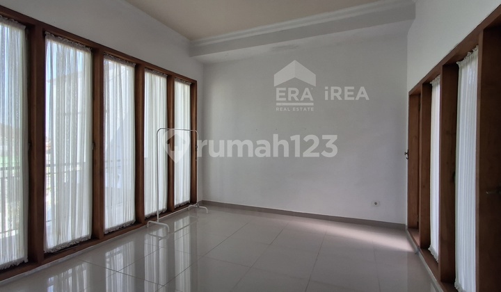 Luxury House in Jogja for Sale Near UGM Campus 2
