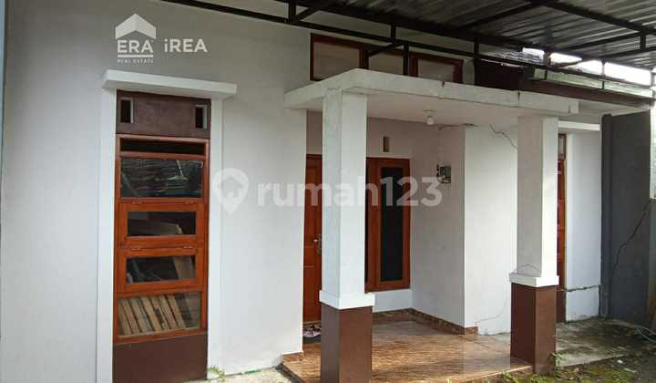 House for Sale in Solo Near Sheikh Zayed Mosque