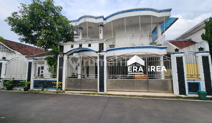 Rumah Solo Colomadu 2 Lantai Dekat De Tjolomadoe