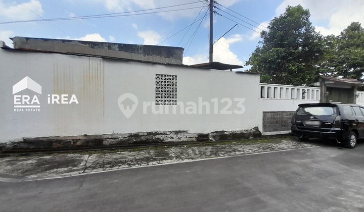 Rumah Solo Dekat Taman Jaya Wijaya