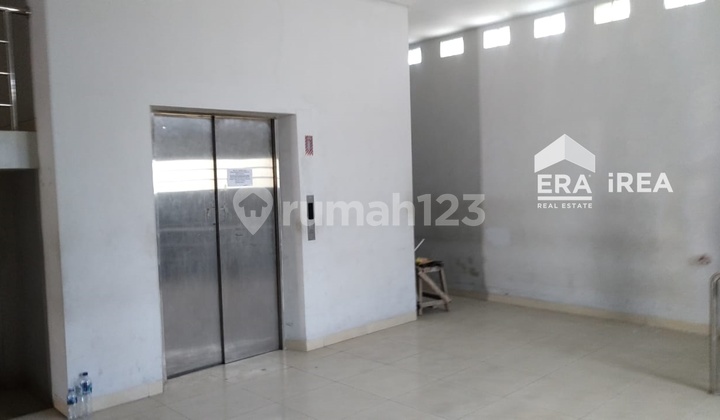 Cheap Solo Shop House Rent Near Pasar Kembang 2