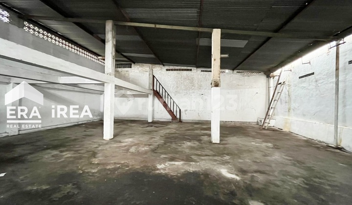 Solo Warehouse Near Dr Oen Cow Shed Hospital Suitable for Boarding Solo Warehouse Near Dr Oen Cow Shed Hospital Suitable for Boarding