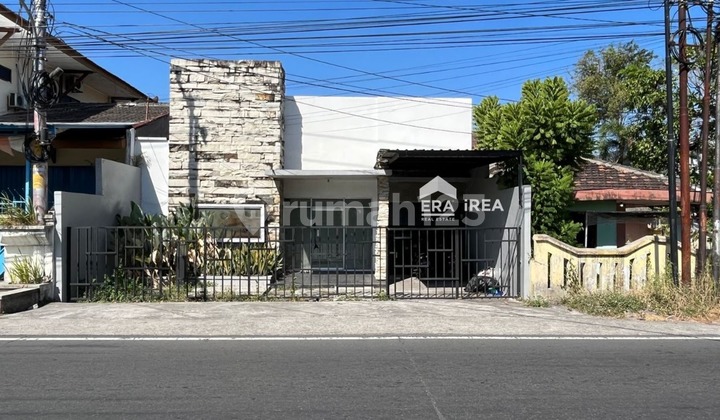 Rumah Solo Dijual Dekat Hotel Alila Rumah Solo Dijual Dekat Hotel Alila