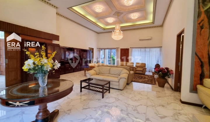 Rumah Mewah Solo Bonus Furnished Dekat Solo Grand Mall