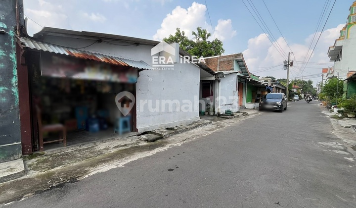 House for Sale in Solo Near Solo Baru Business Center House for Sale in Solo Near Solo Baru Business Center