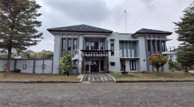 Rumah Mewah Jogja Sleman Ada Kolam Renang Dekat Hotel Hyatt Jogja 1