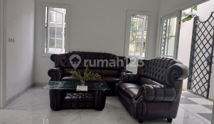 Brand New American Classic Design Home in Jatiwaringin 2